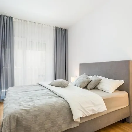 With Wifi - 21439 Split